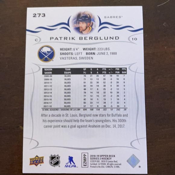 Upper Deck Hockey Cards Set is 6 - Picture 6 of 12